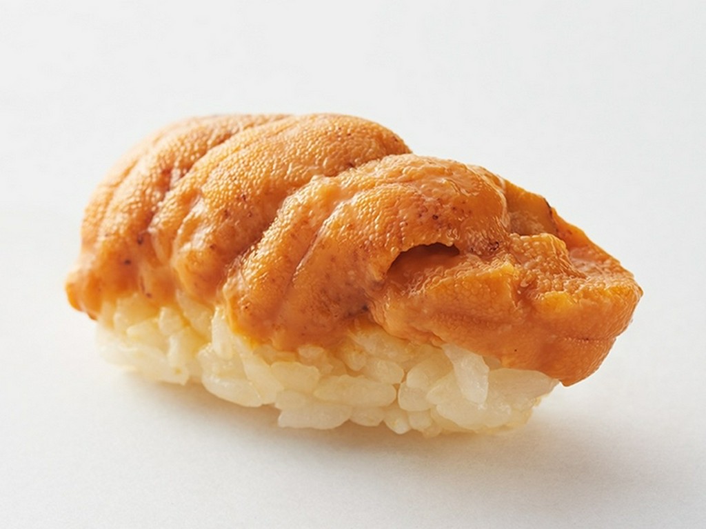 全国の旬の幸を揃え、季節の逸品＆江戸前寿司のコースを披露