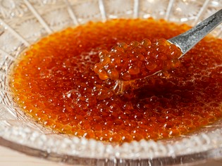 豊洲市場×産地直送の2つのルートで全国の旬の幸を揃える