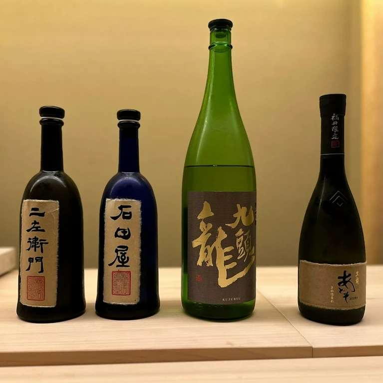 酒処・福井の地酒をはじめ、季節の滋味と調和する銘酒が揃う