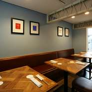 “西洋が憧れた東洋”シノワズリをテーマに、落ち着いた印象に纏められた店内。1階・2階でさまざまなシーンに対応可。日常使いはもちろん、記念日などの特別な日の利用もオススメです。