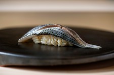 旬の食材を使用した握りのコース