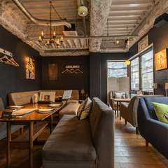 隠れ家的な雰囲気も魅力。シックで落ち着きのある大人女子会