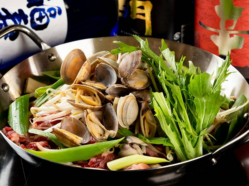 最後の一滴まで飲み干せる、自慢の味『名物　あさり炊き肉』