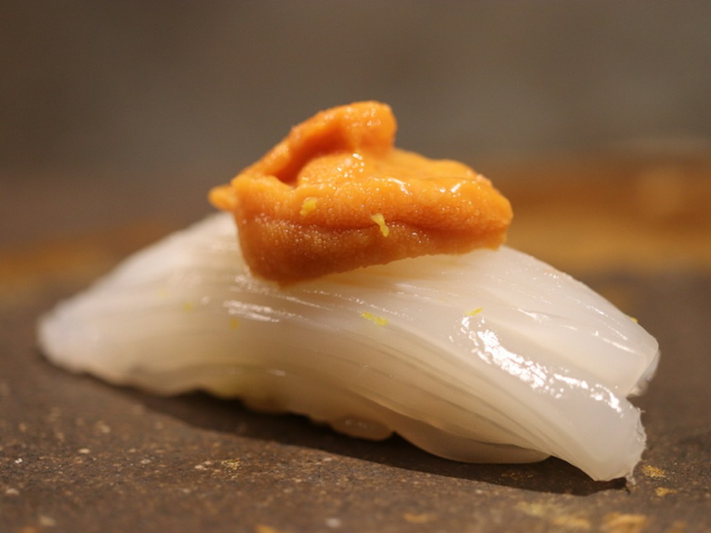 長崎県産の剣先イカウニ載せ