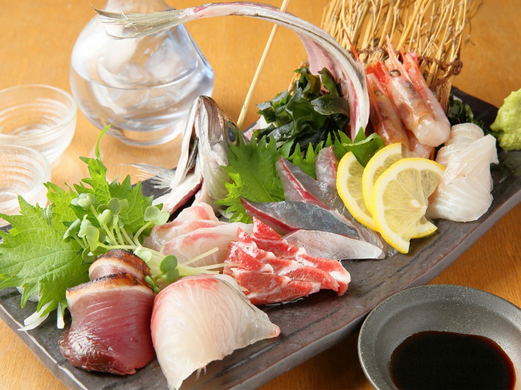 自慢の海鮮と好相性！季節の日本酒をずらりラインナップ