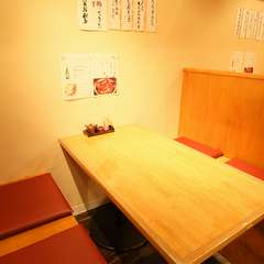 半個室タイプのボックス席もあり、飲み会から宴会まで幅広く対応