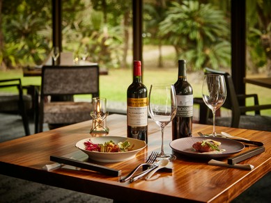 料理とドリンクのハーモニーが、食事をより特別なものに