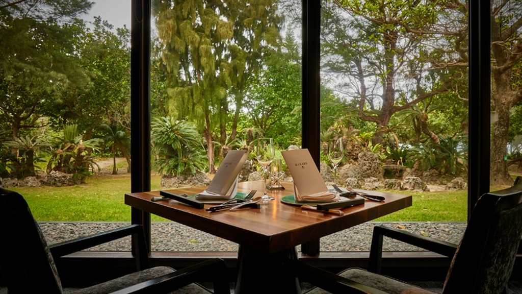 洗練された内装とおいしい料理が恋人たちを包み込む