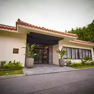 記念日などのお祝いや、接待など会食の席にふさわしい選択肢として注目。琉球庭園や南国の景色を眺めながら非日常的で優雅なひとときを提供し、多くの方々に喜ばれています。