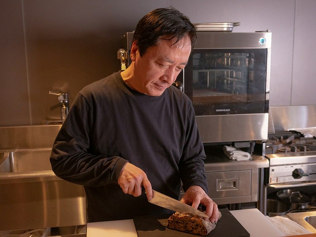 ワイン片手に過ごす、大人の時間にピッタリな雰囲気を演出