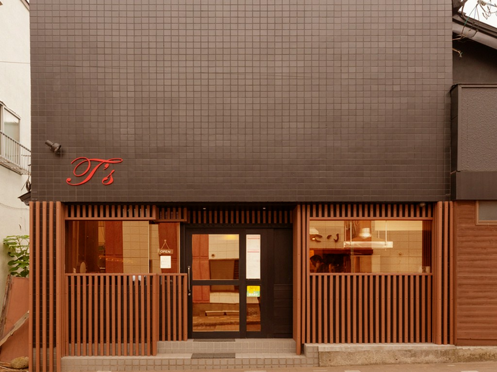 厳選したワインとお酒にあう創作料理を味わえるワインバー