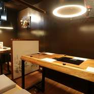 河内鴨という希少で高品質な食材を使用した料理は、食通の人にも満足感を与えてくれます。落ち着いた和の雰囲気は、重要なビジネスの場や会話が大切なシーンにも最適です。