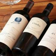 焼肉に大人の楽しみ方を加えるために目指したのは、ドリンクへのこだわり。炭火焼肉と割烹料理に好相性のワインを、ワインソムリエが厳選して提案しています。選び抜いた国産牛とワインのマリアージュを楽しめます。