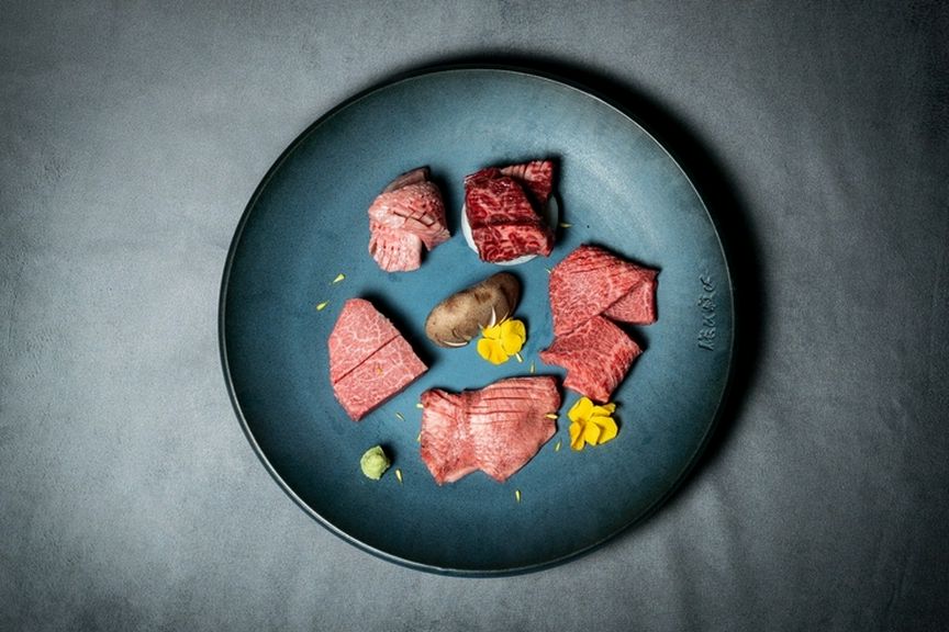 迷ったらこの一皿!厳選された極上の赤身肉5種の盛り合わせ『特選赤身肉5種盛合せ(5種類 各3切れ)』