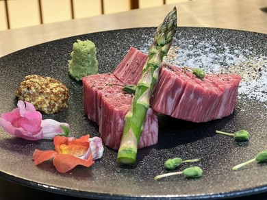 その時期に“一番おいしい” 国産牛を仕入れ、炭火で焼肉を堪能