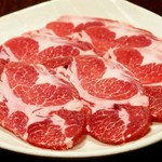 タンとつながっている部位なのでタンに似た旨みがあり、独特の食感が人気の秘密です。
