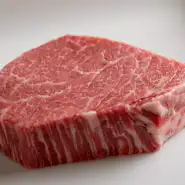 なめらかな口当たりと、とろける味わいこそが、シャトーブリアンの醍醐味。大切な日に、大切な方と召し上がるのにふさわしい贅沢な一品です。