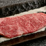 【特選】サーロイン 2178円 / 【特選】極上ロース 3278円 / 【特選】極上バラ 3278円
