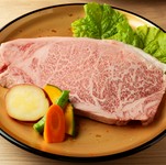 老若男女の皆様に、美味しいと言って頂ける自慢のお肉です。