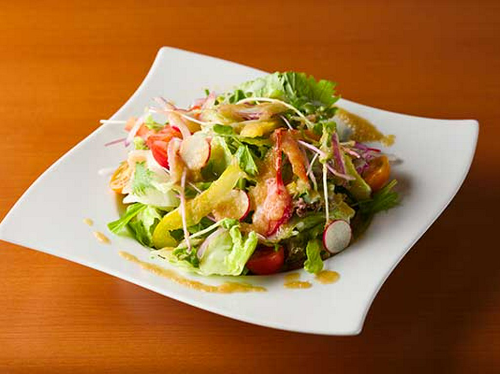 自家製ドレッシングのサラダ