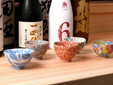 店主の感性が溢れる料理を、厳選されたお酒とともに