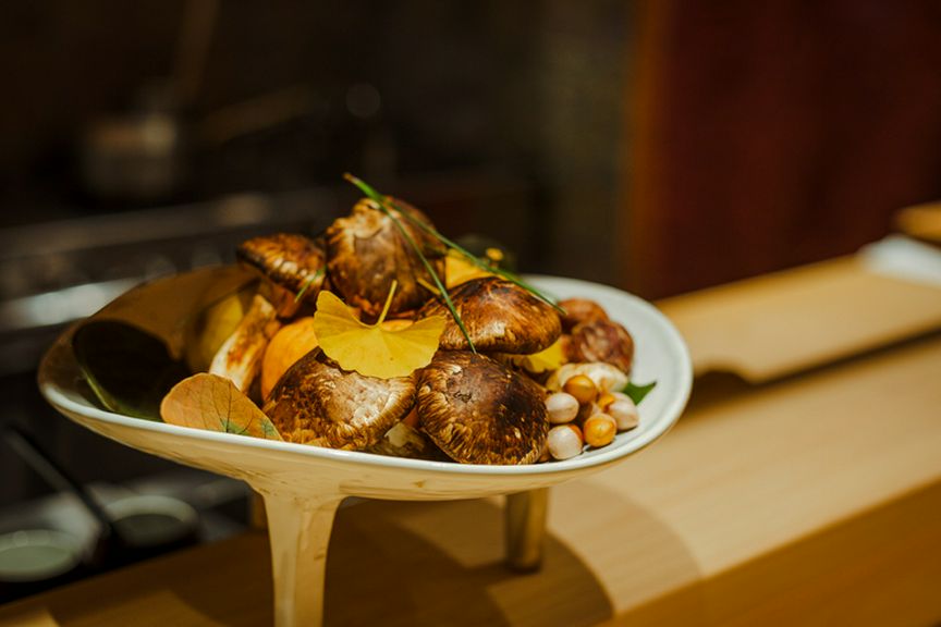 極上素材を惜しみなく使いながら驚きの品数が登場。