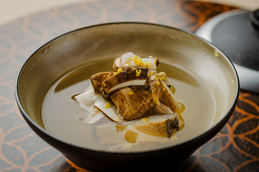 日本料理の伝統を踏襲しながらも斬新な料理を