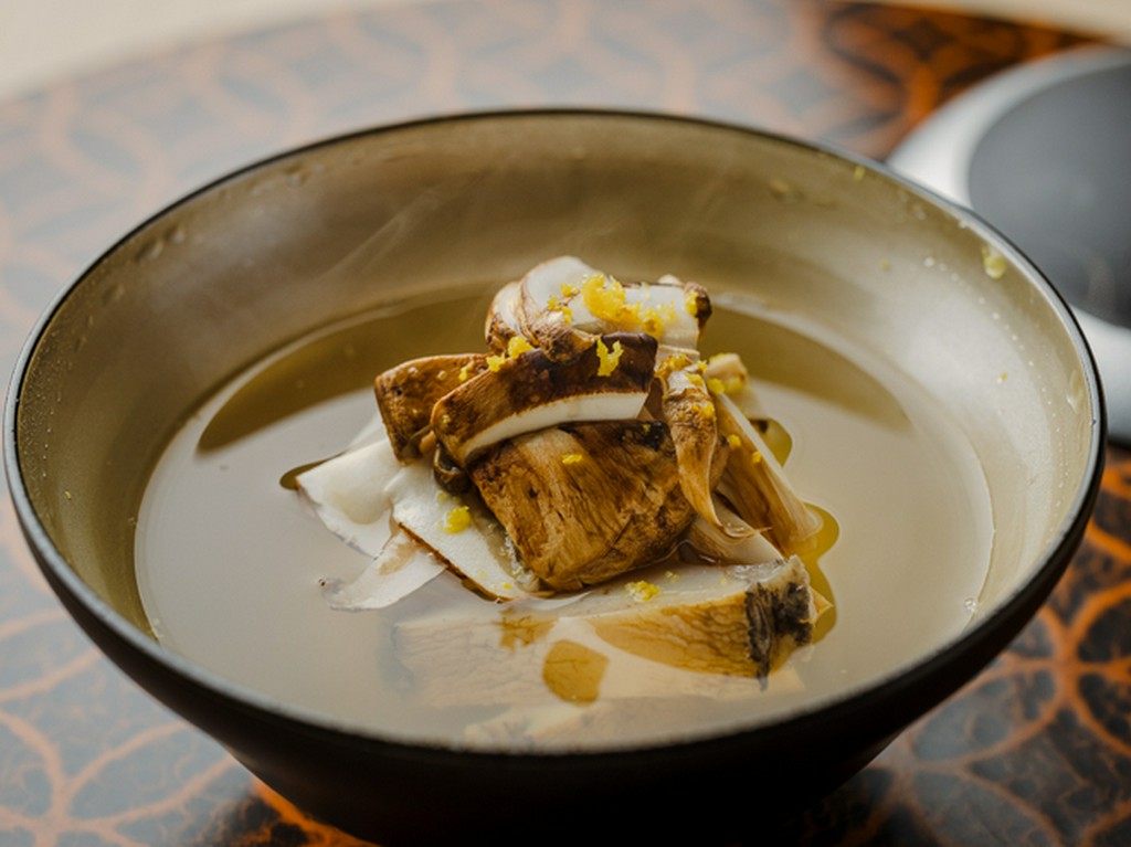 日本料理の伝統を踏襲しながらも斬新な料理を