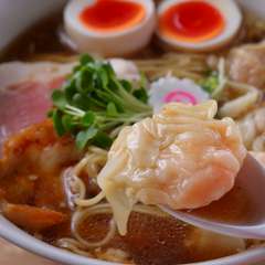 どぅるん・むちっ・じゅわっ。旨みが広がる『ワンタン』