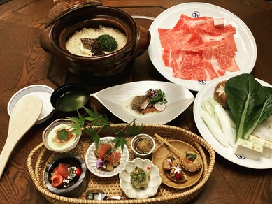 上質な肉の旨みをとっても贅沢に『特上神戸牛しゃぶしゃぶ　120g』