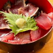 魚には須崎育ちのマルキョー醤油を使用しており、大正時代から漁師に親しまれてきた醤油は、まろやか＆深いコクが特徴で、魚の旨みを引き立てます。