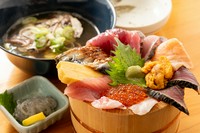 特上びんび海鮮丼(海鮮が山盛り)