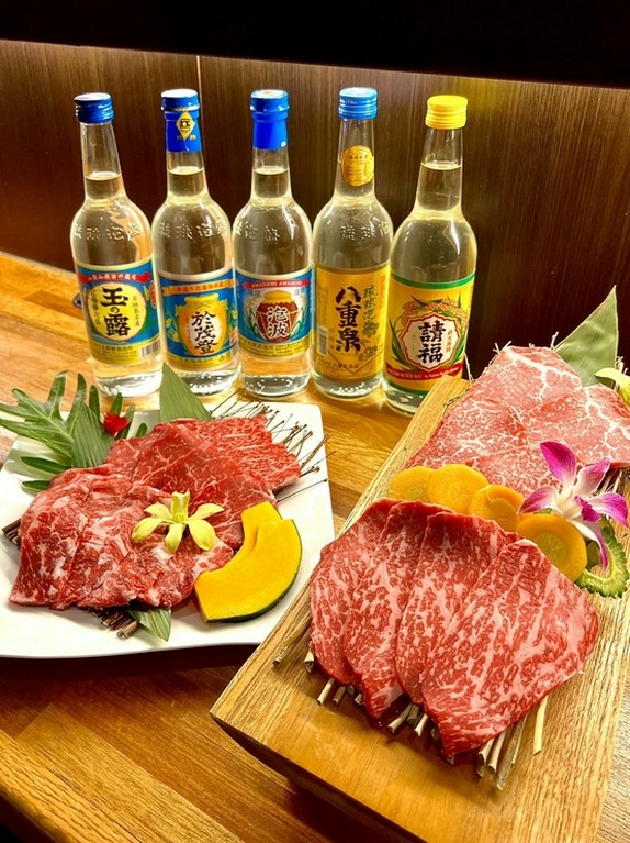 奥深い味わいの石垣牛に合う、泡盛を始めとしたお酒も豊富