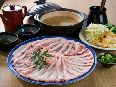 バラとロース、脂と旨みの絶妙なバランス『豚のしゃぶしゃぶコース