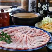 鮮魚はもちろん、葉物野菜や玉子に至るまで、千葉県産の新鮮な食材が意識的に取り入れられています。鮮魚は店主自ら市場で目利きしたものを使用。