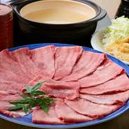 料理はもちろん、空間やサービスにも気を配り、ゲストの想像を超える満足を提供できるよう日々努めているという根岸氏。一人一人への丁寧な心配りが信条です。