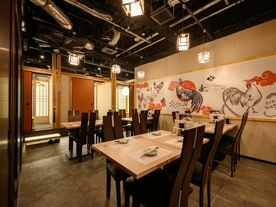 和を基調としたスタイリッシュな店内