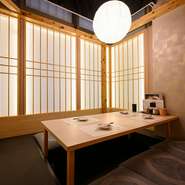 完全個室有！ 広々ゆったり落ち着く和空間で、宮崎地鶏の串焼きと個性溢れる創作料理を堪能。