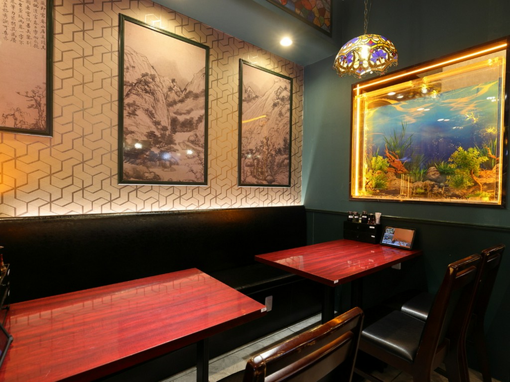 上海の街角に迷い込んだような、非日常のひとときを