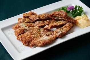 口の中にジューシーな旨みが広がる、揚げ物