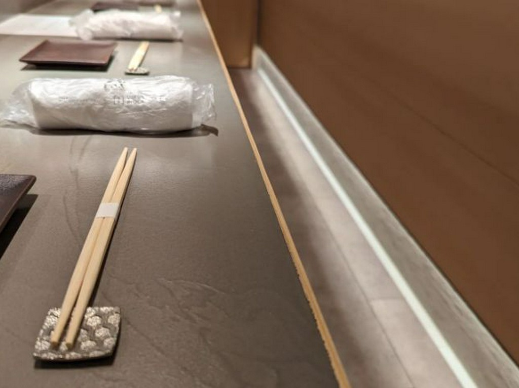 職人の手仕事を眺めて味わう。一人でゆったり、寛ぎのひととき