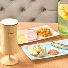 竹グラスやステンドグラス。こだわりのグラスでお疲れ様の一杯を