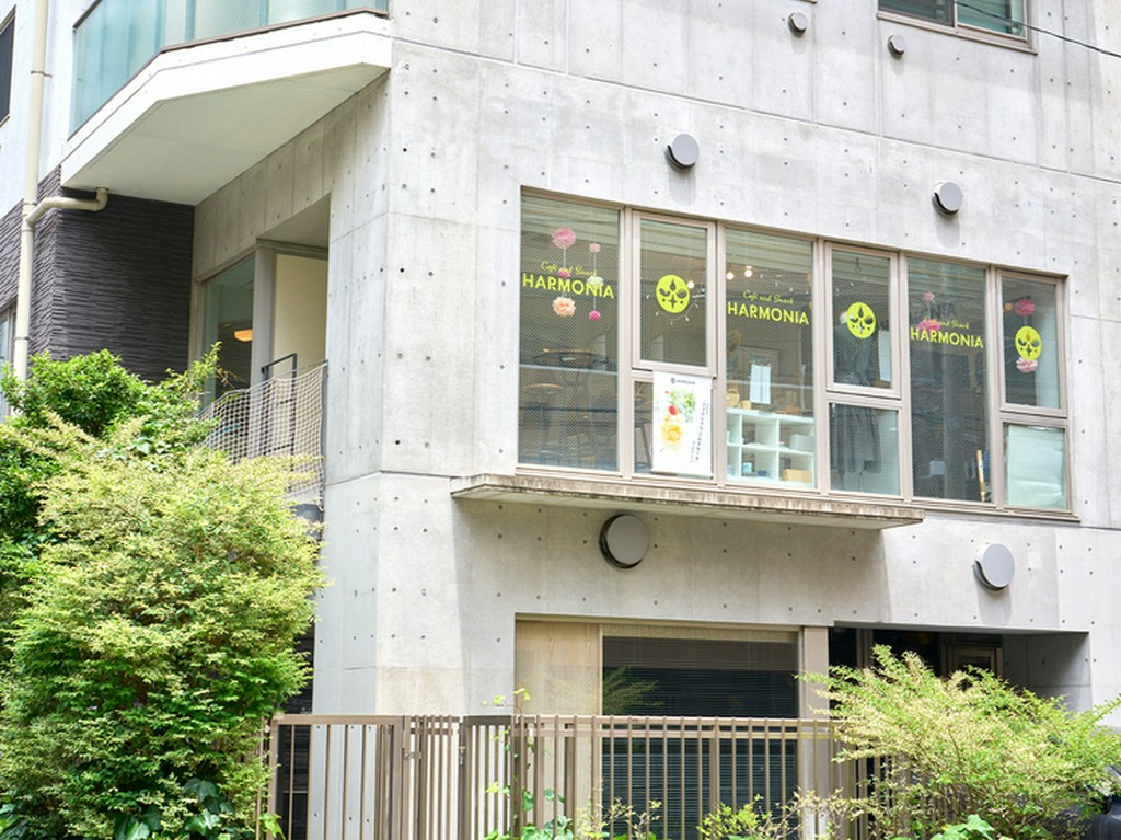 麻布十番駅から徒歩3分の【Café and Snack HARMONIA】