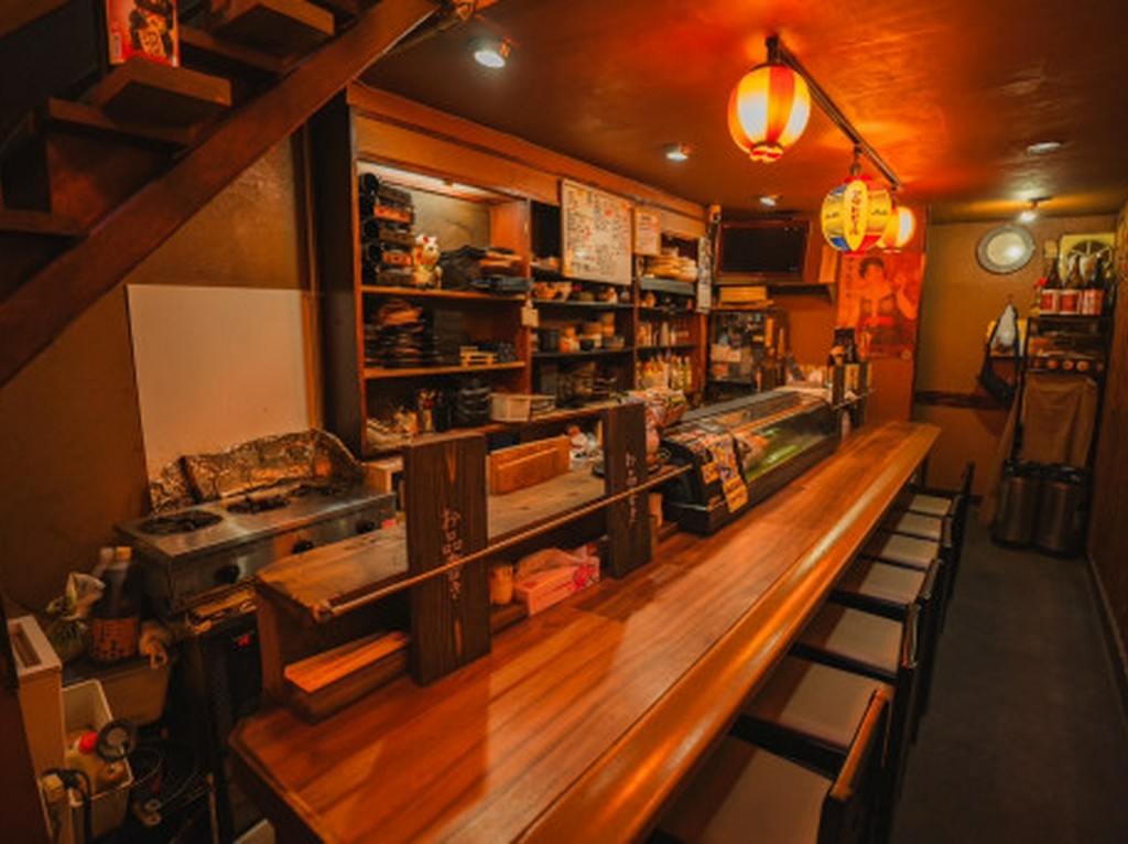 思い思いにお一人様を楽しめるカウンター席