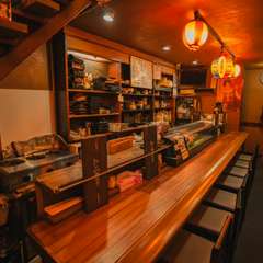 思い思いにお一人様を楽しめるカウンター席