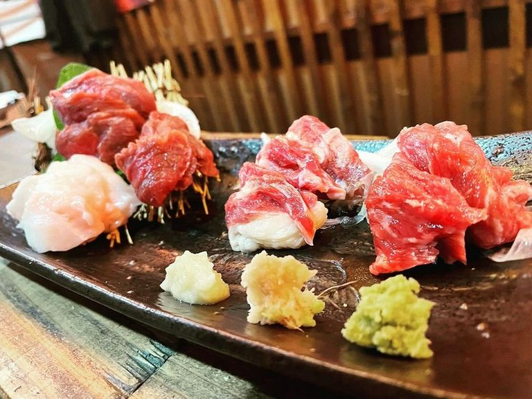 鮮度抜群の馬肉を活かした、バラエティ豊富なメニュー