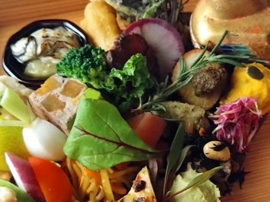 15品の肴盛り合わせ