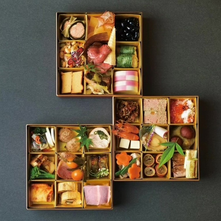 御節2024　三段重