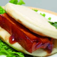 ワインと合わせたい一品。角煮サンド『角煮割包』