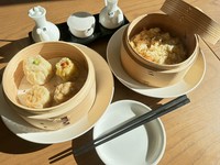 広東焼売（広東風エビ入り焼売）／北京焼売（ネギ入り焼売）／黒豚洋葱大焼売（黒豚と玉ネギの大焼売）／角煮割包（角煮サンド）orおこわ